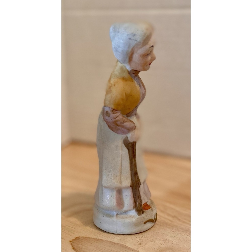 Vintage Elderly Woman Old Farmer Granny Grandma Lady Crown Deville Figurine 5.5" - Picture 4 of 4